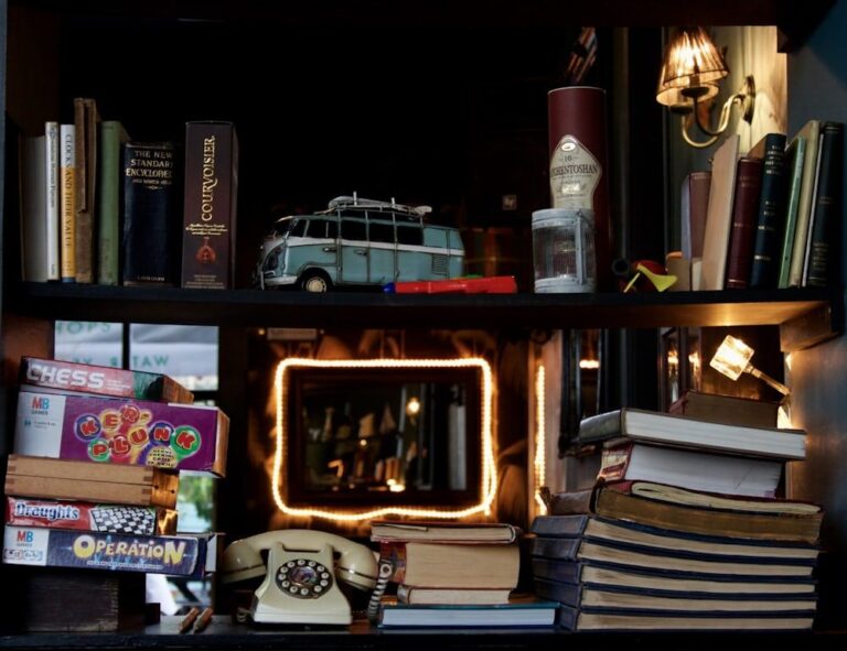 shelf with decor acessories